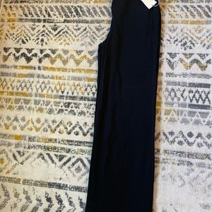 NEVER WORN. STILL HAS TAGS. Dress pants. Size 2.